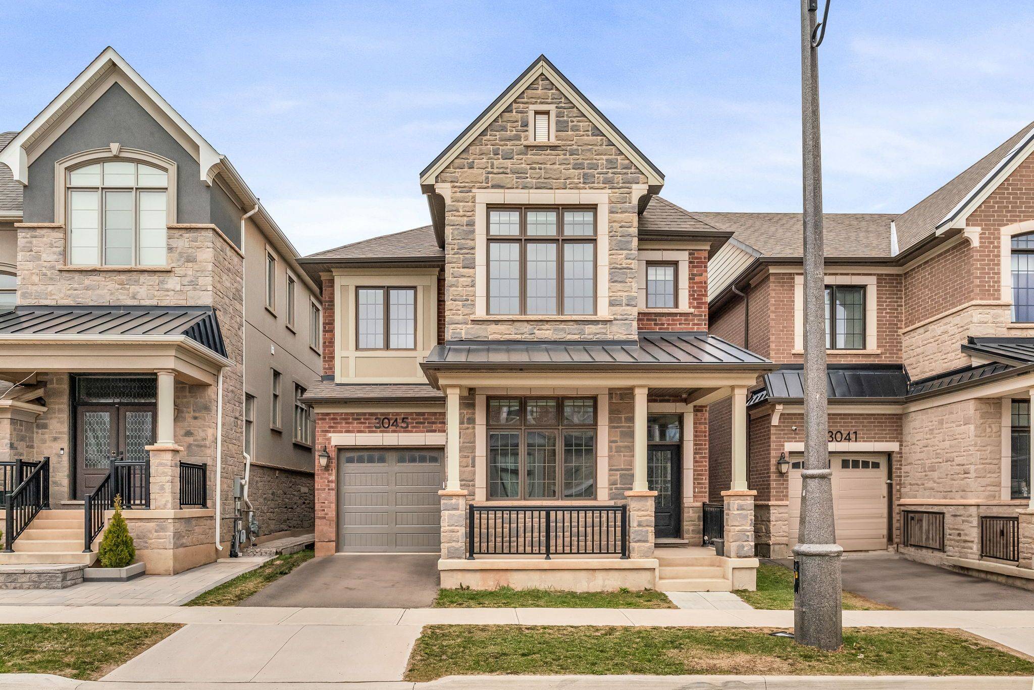 Oakville, ON L6H 3S2,3045 William Cutmore BLVD