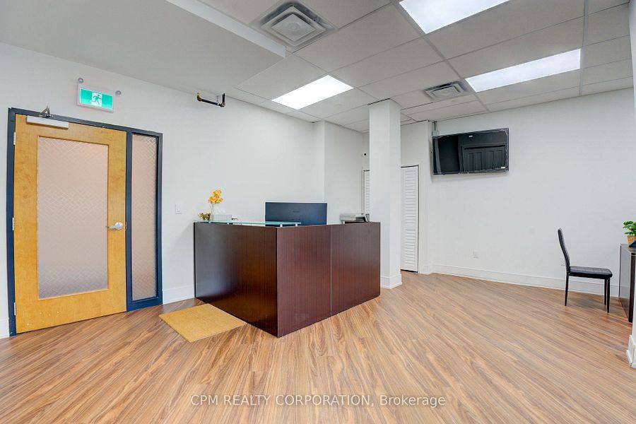 Oakville, ON L6L 0E3,3485 Rebecca ST #206