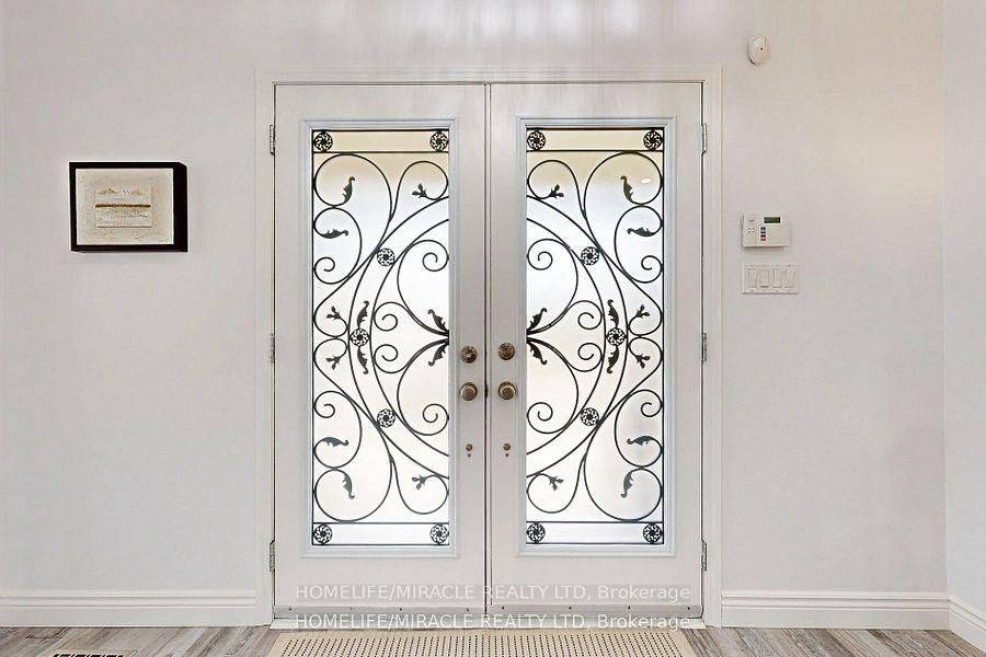 Milton, ON L9T 0L5,949 Zelinsky CRES