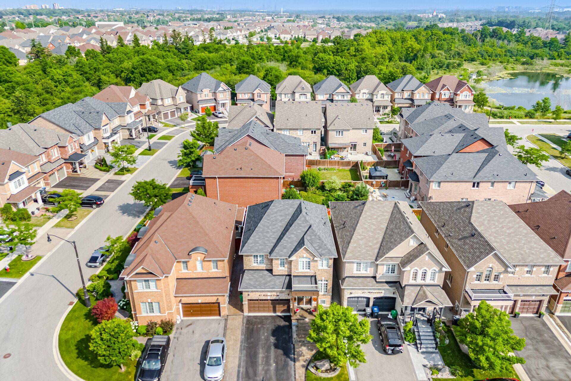 Brampton, ON L6Y 0W6,43 Midcrest CIR