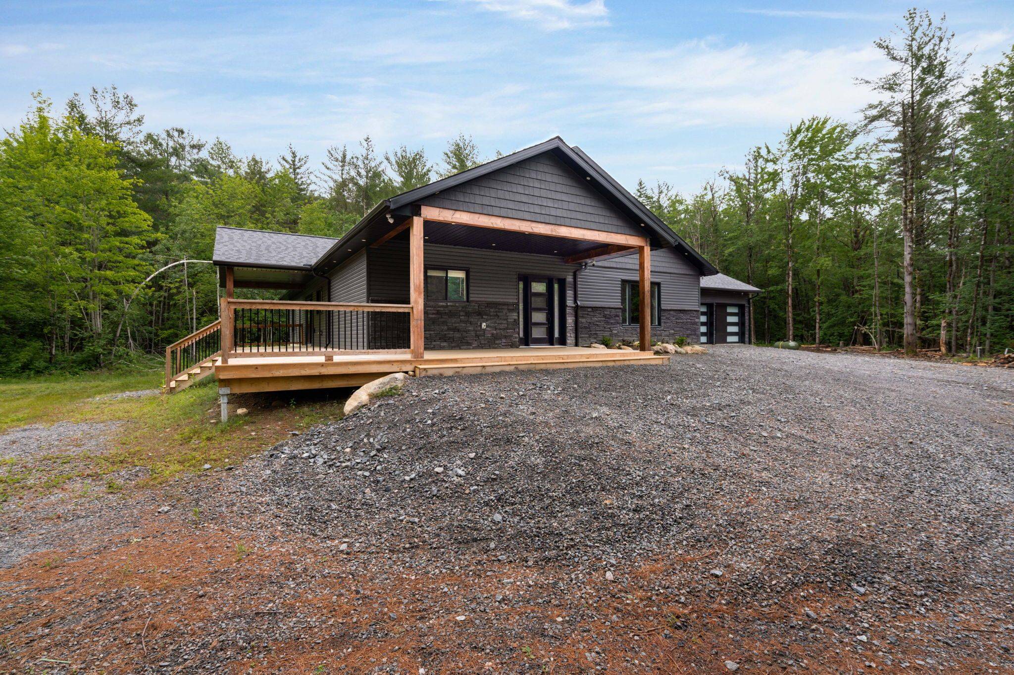 Bracebridge, ON P1L 1X1,1030 Hawn RD