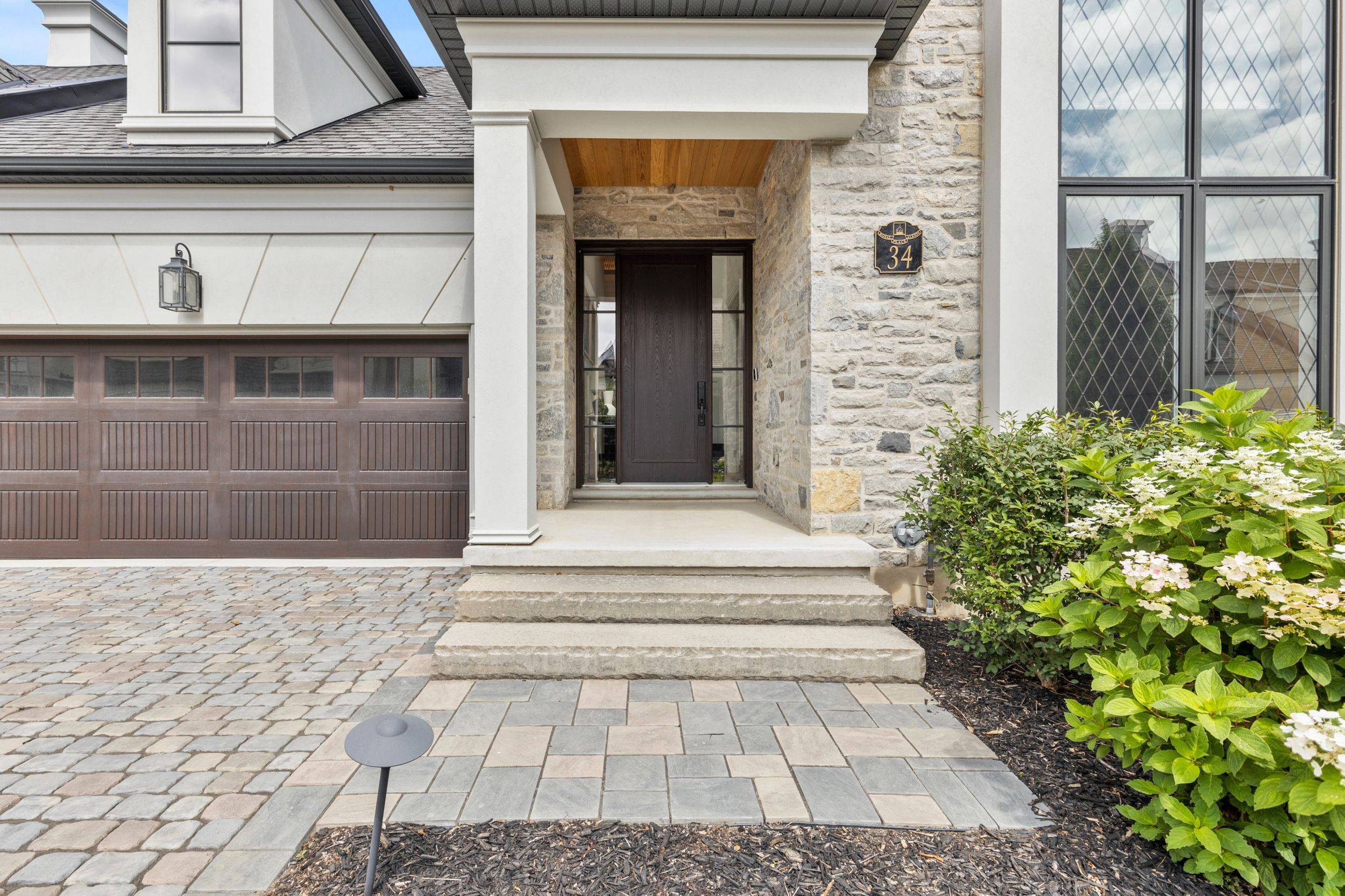 Niagara-on-the-lake, ON L0S 1J0,34 Albion WAY