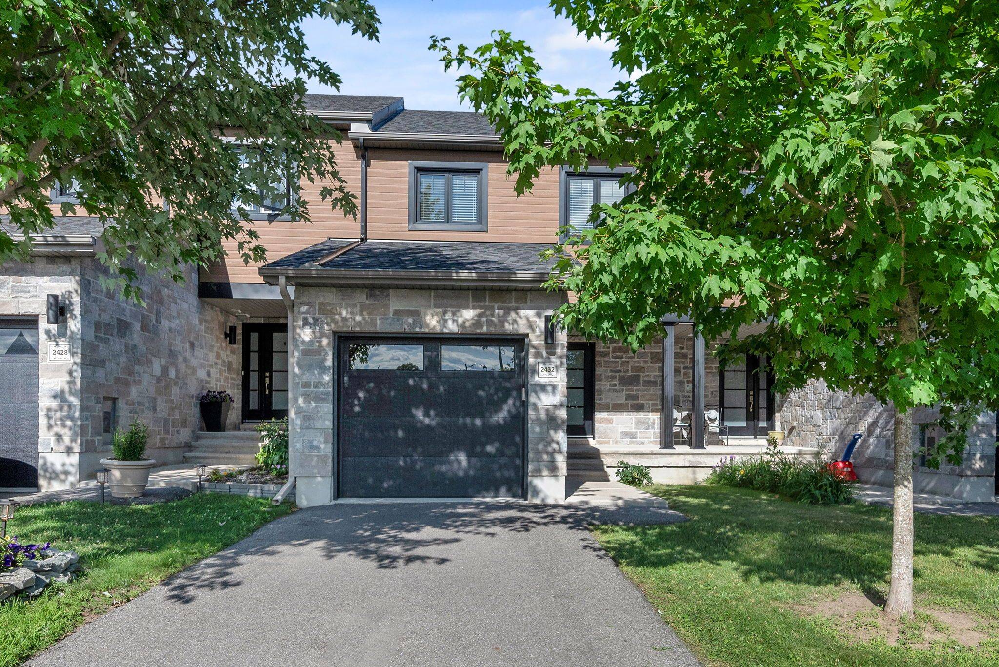 Clarence-rockland, ON K4K 1P6,2432 Marble CRES
