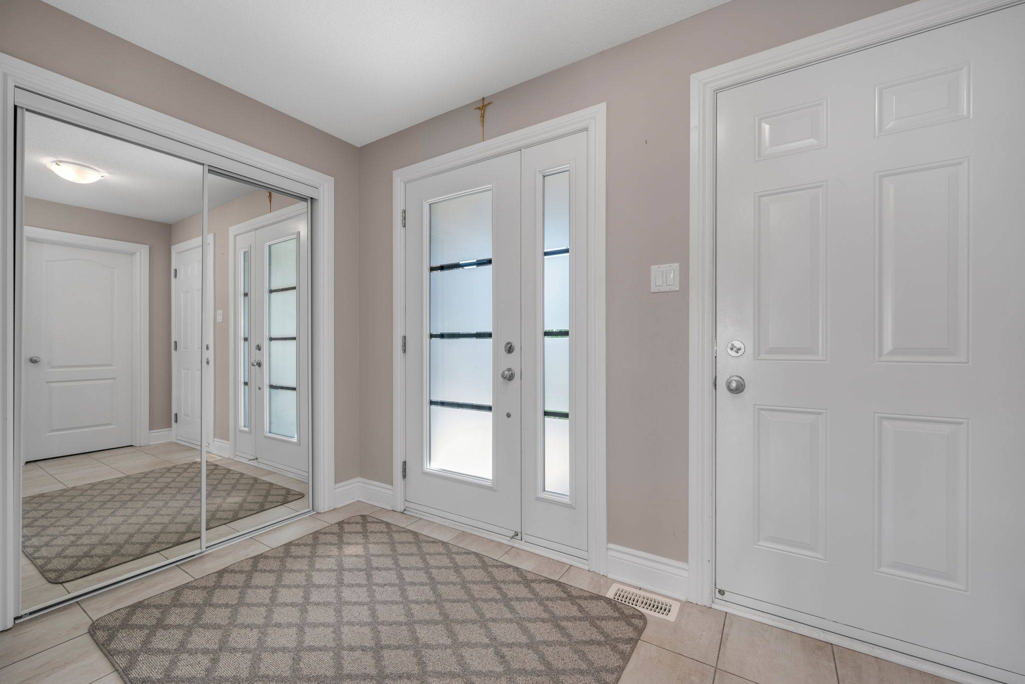 Clarence-rockland, ON K4K 1P6,2432 Marble CRES