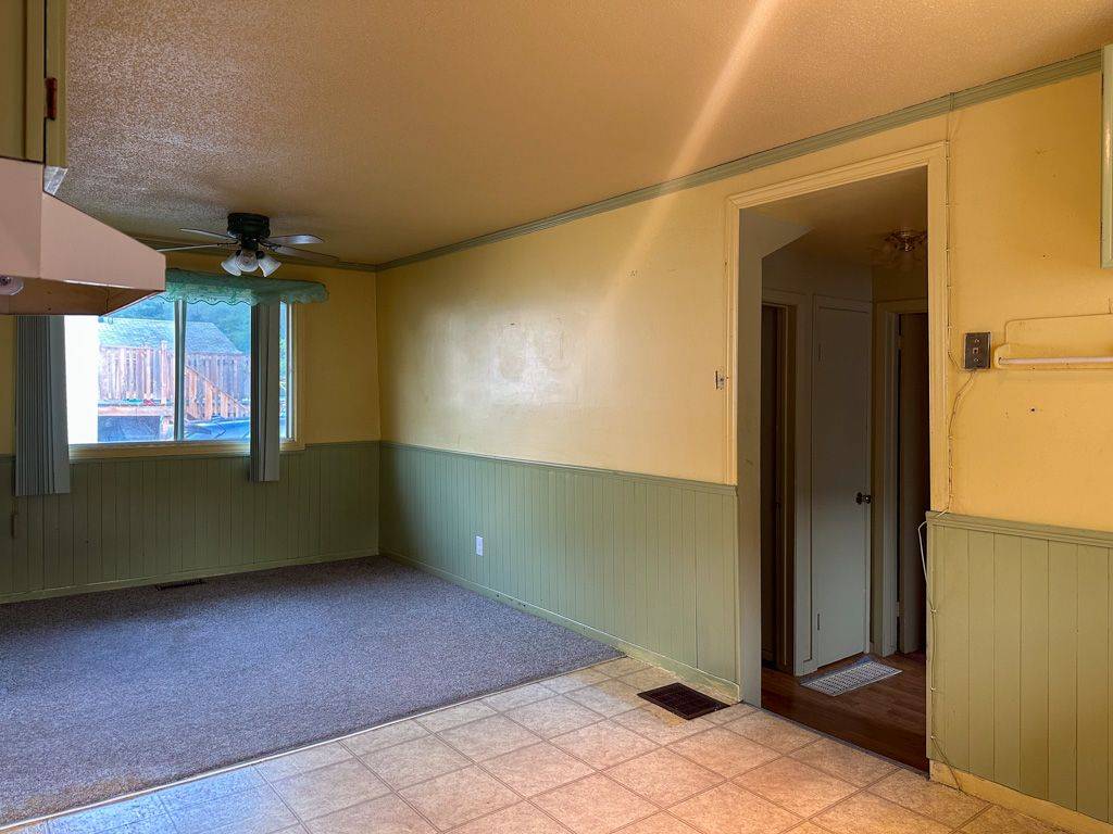 Petawawa, ON K8H 1Y6,126 Schwanz RD