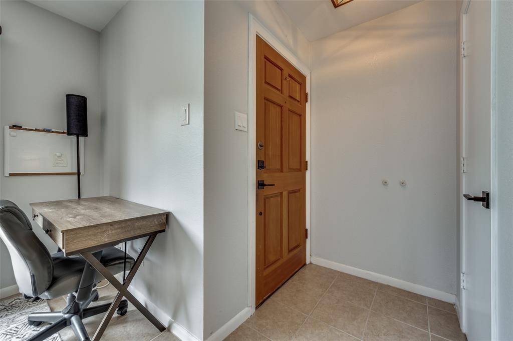 Dallas, TX 75209,7640 W Greenway Boulevard #8L