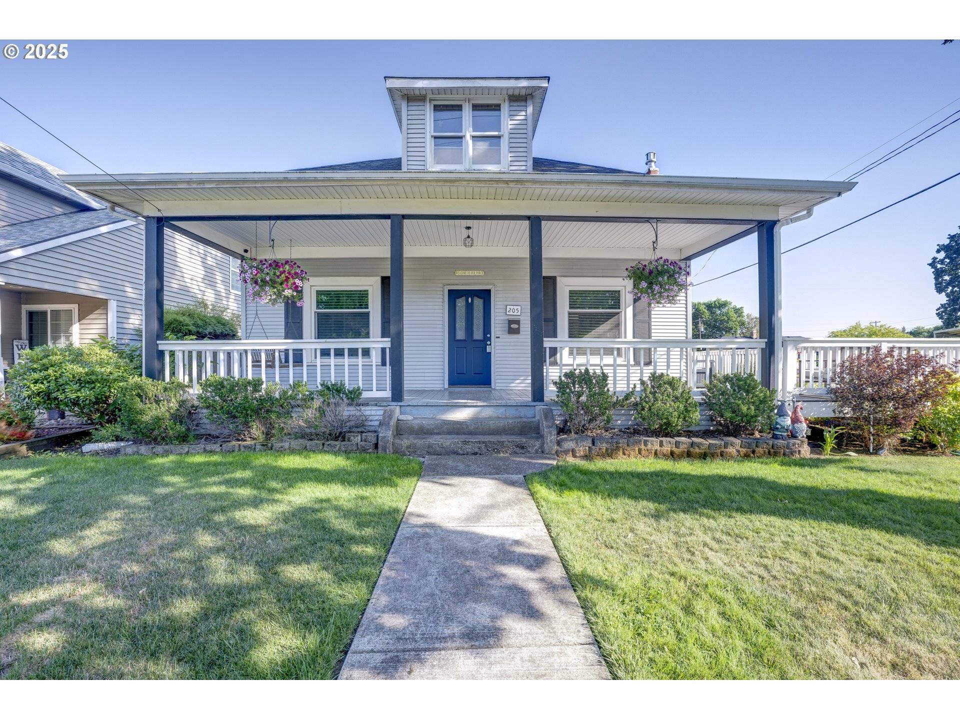 Gladstone, OR 97027,205 E HEREFORD ST