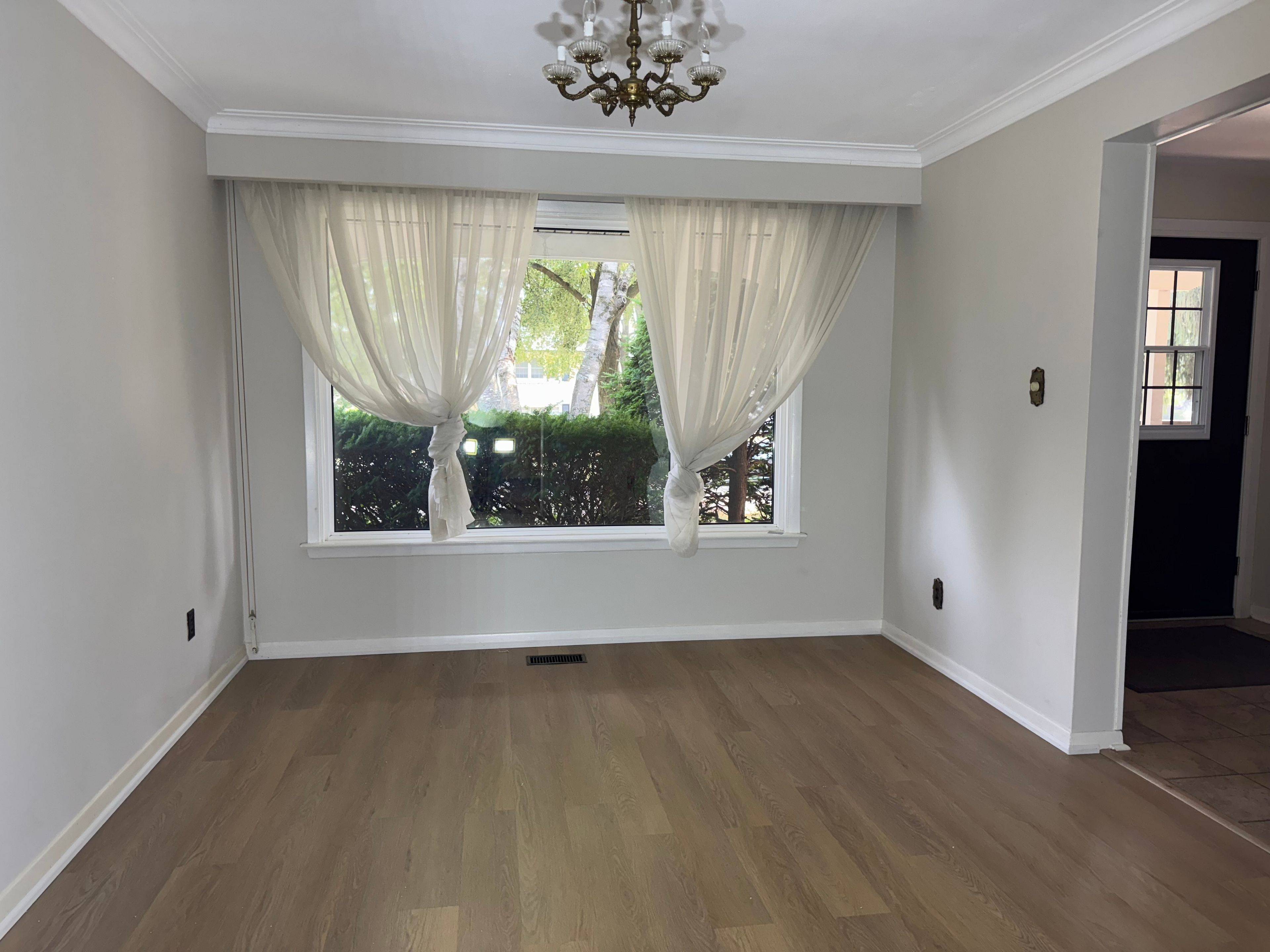 Toronto E09, ON M1G 3P6,10 Griselda CRES #Main