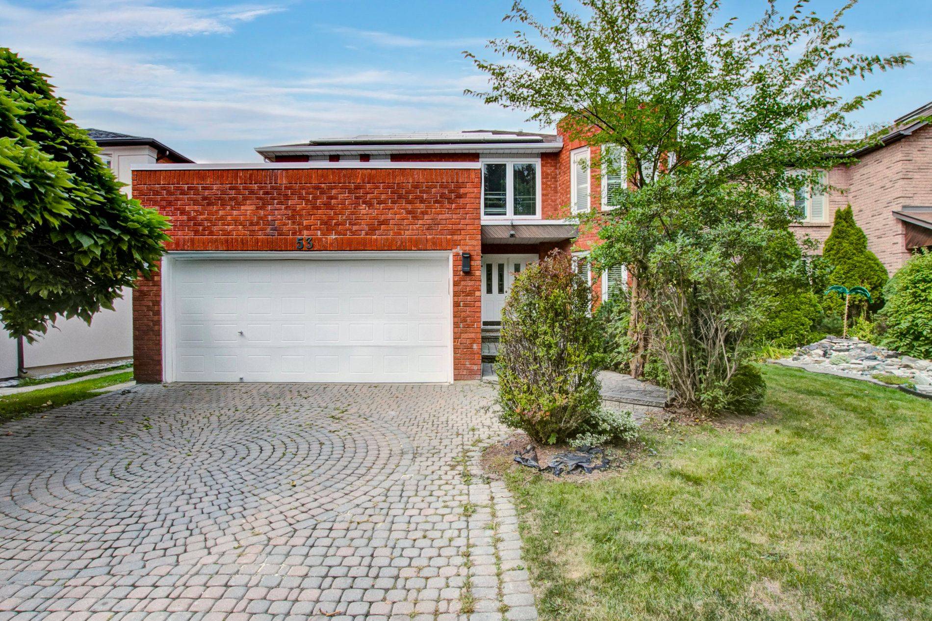 Richmond Hill, ON L4B 1Z3,53 Waltham CRES