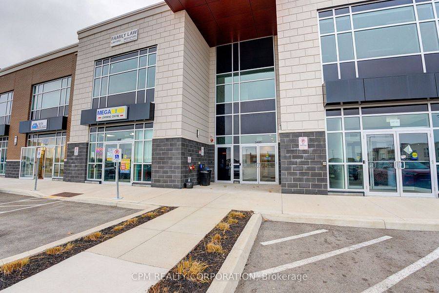 Oakville, ON L6L 0E3,3485 Rebecca ST #206