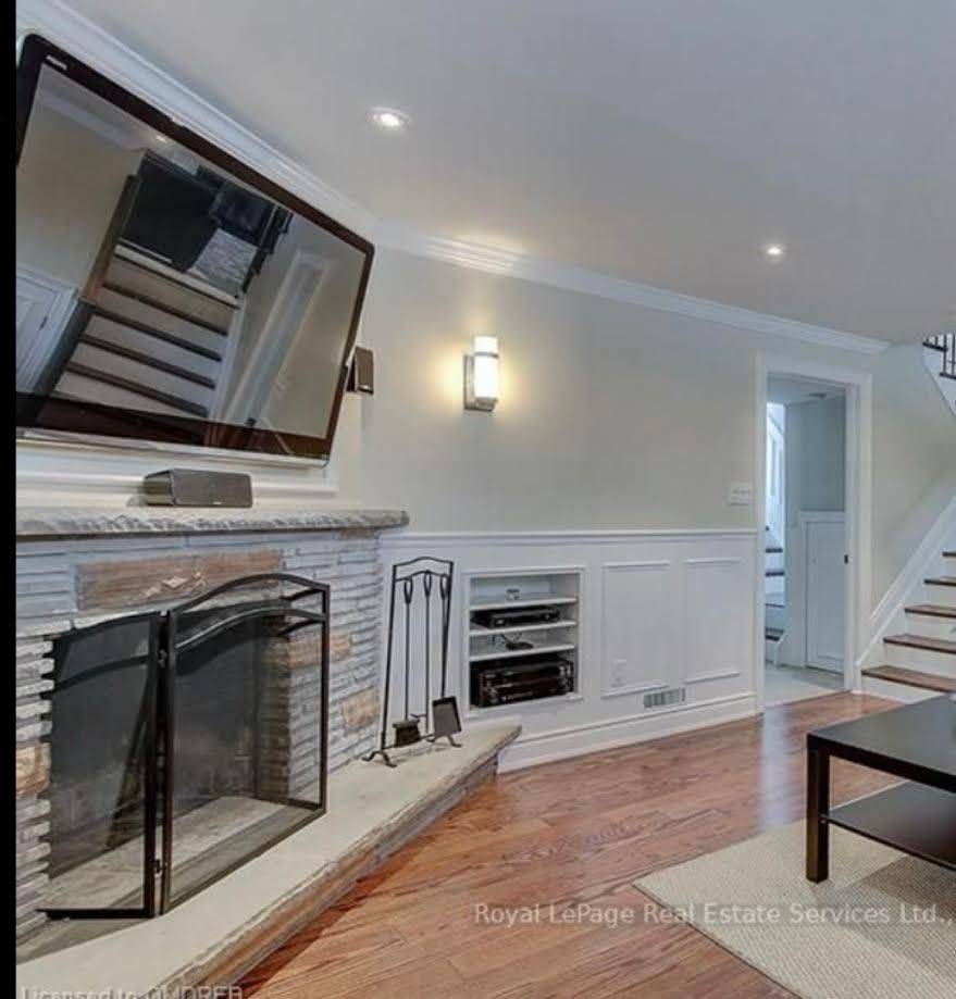 Oakville, ON L6H 1E4,200 Sewell DR