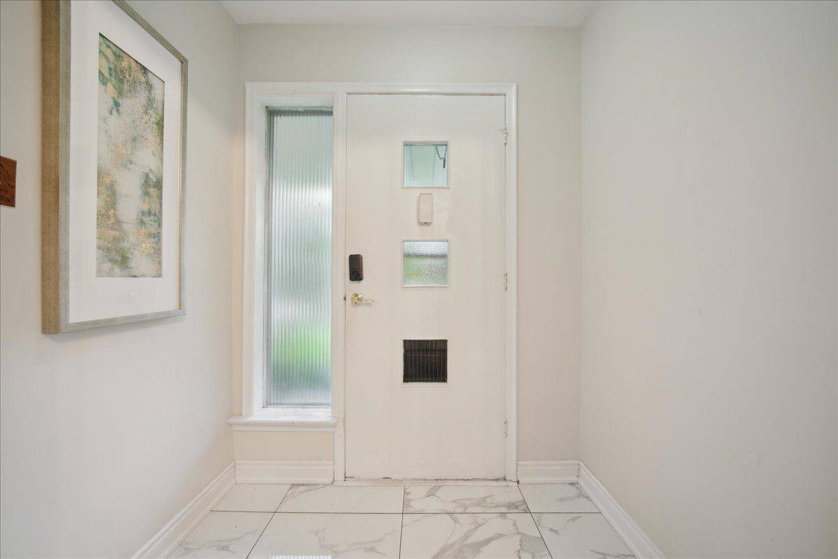 Toronto W08, ON M9B 5G4,34 Appledale RD #Main Floor