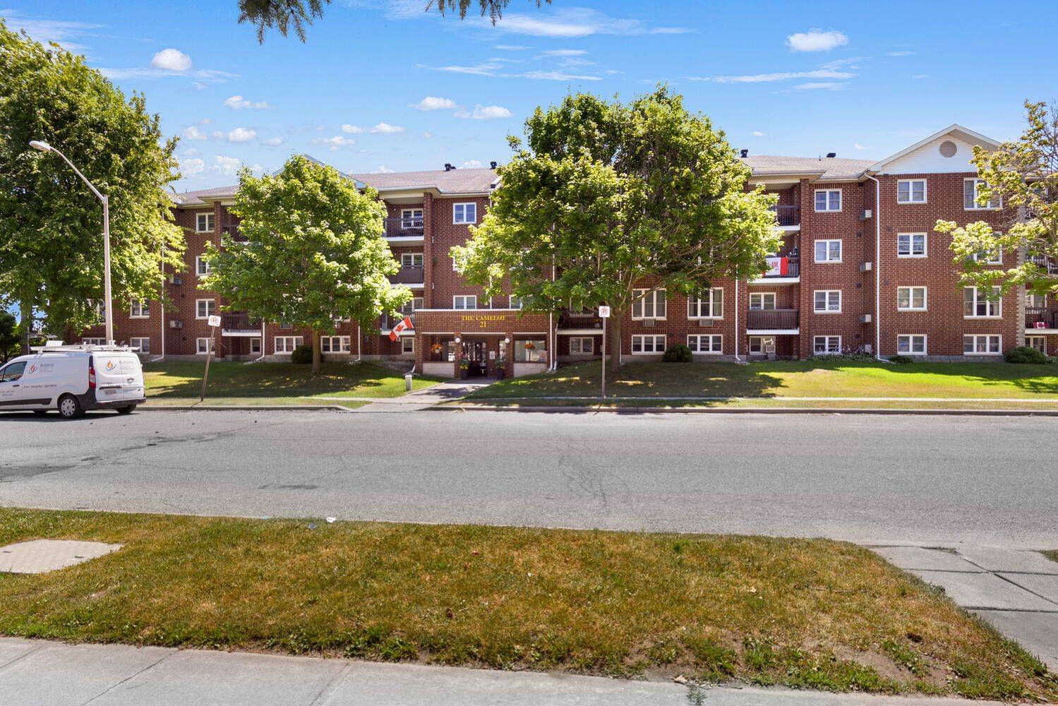Brockville, ON K6V 7B3,21 Liston AVE #311