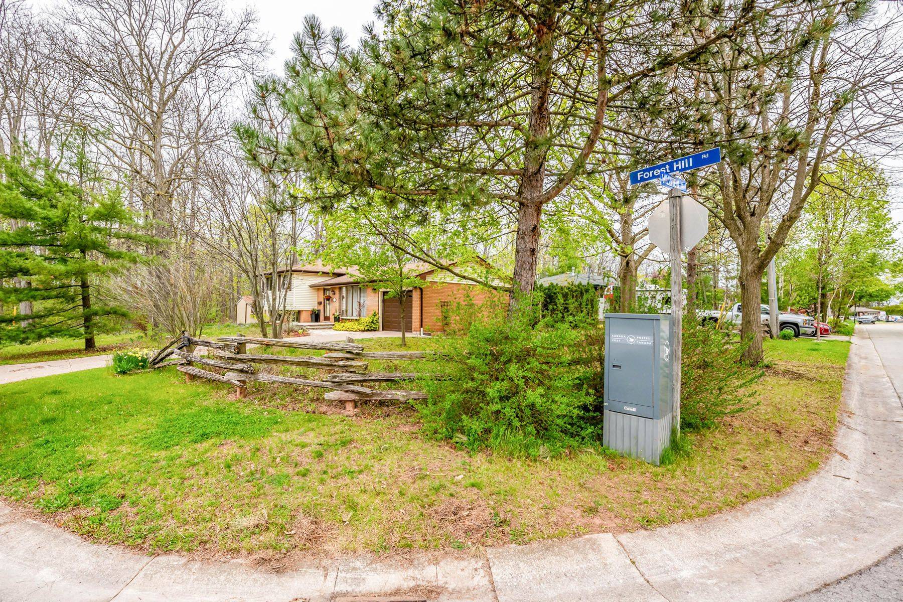 Grimsby, ON L3M 1A3,122 Forest Hill RD