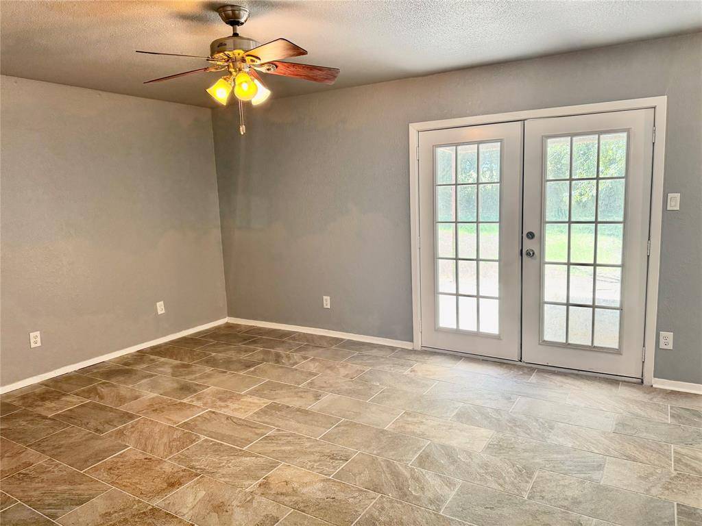 Granbury, TX 76048,1729 W Doyle Street