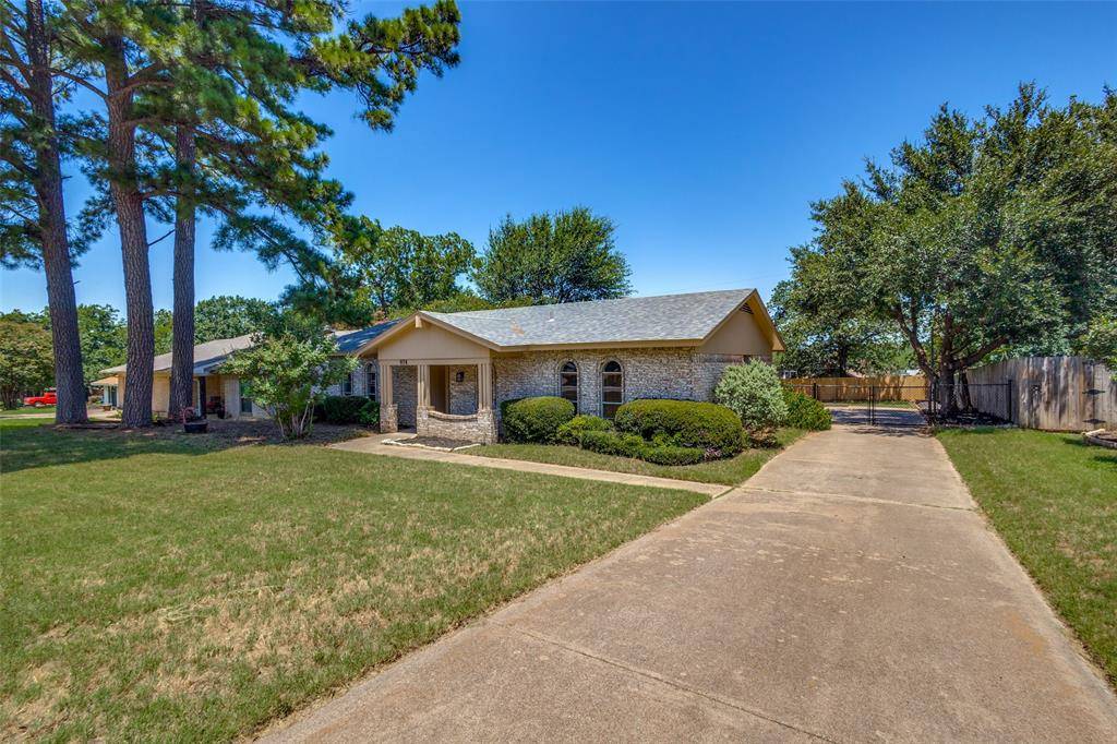 Grapevine, TX 76051,974 Harber Avenue