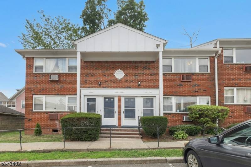 Passaic City, NJ 07055,121 Pennington Ave #R2