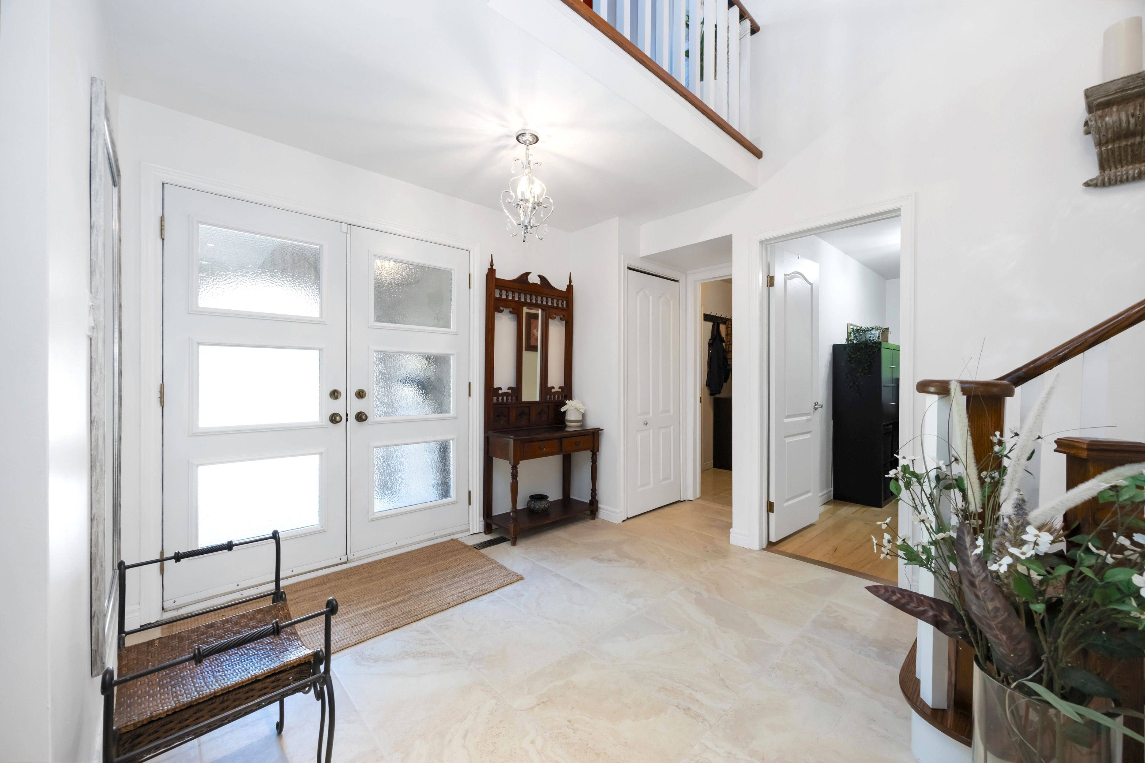 Toronto C14, ON M2N 5J9,43 Lawnview DR