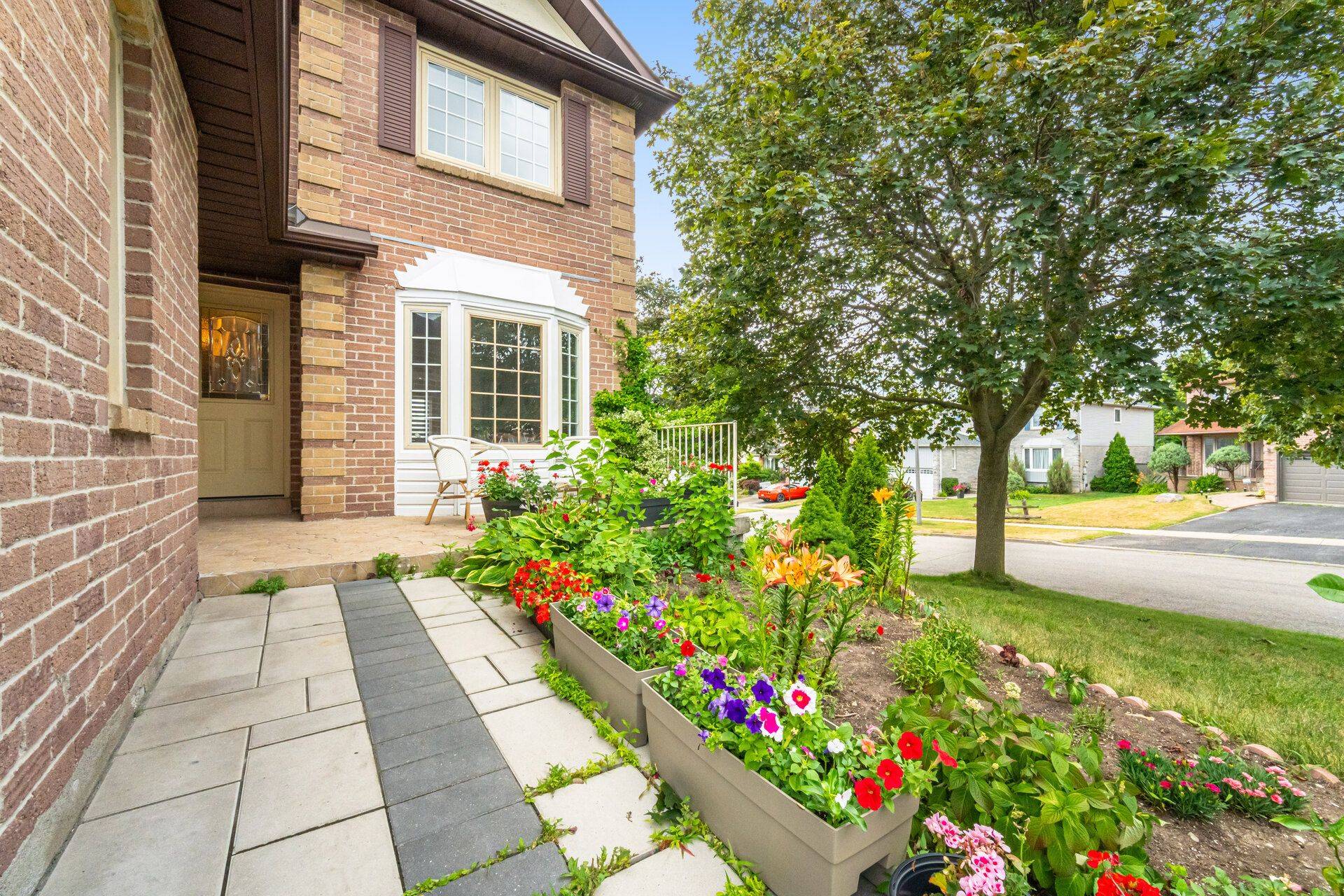 Ajax, ON L1T 3B6,12 Coomer CRES