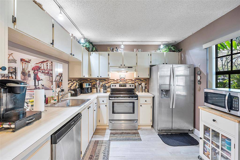 Plantation, FL 33324,492 Westree Ln