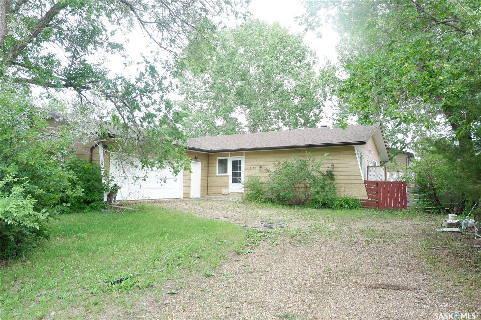 Coronach, SK S0H 0Z0,235 King STREET