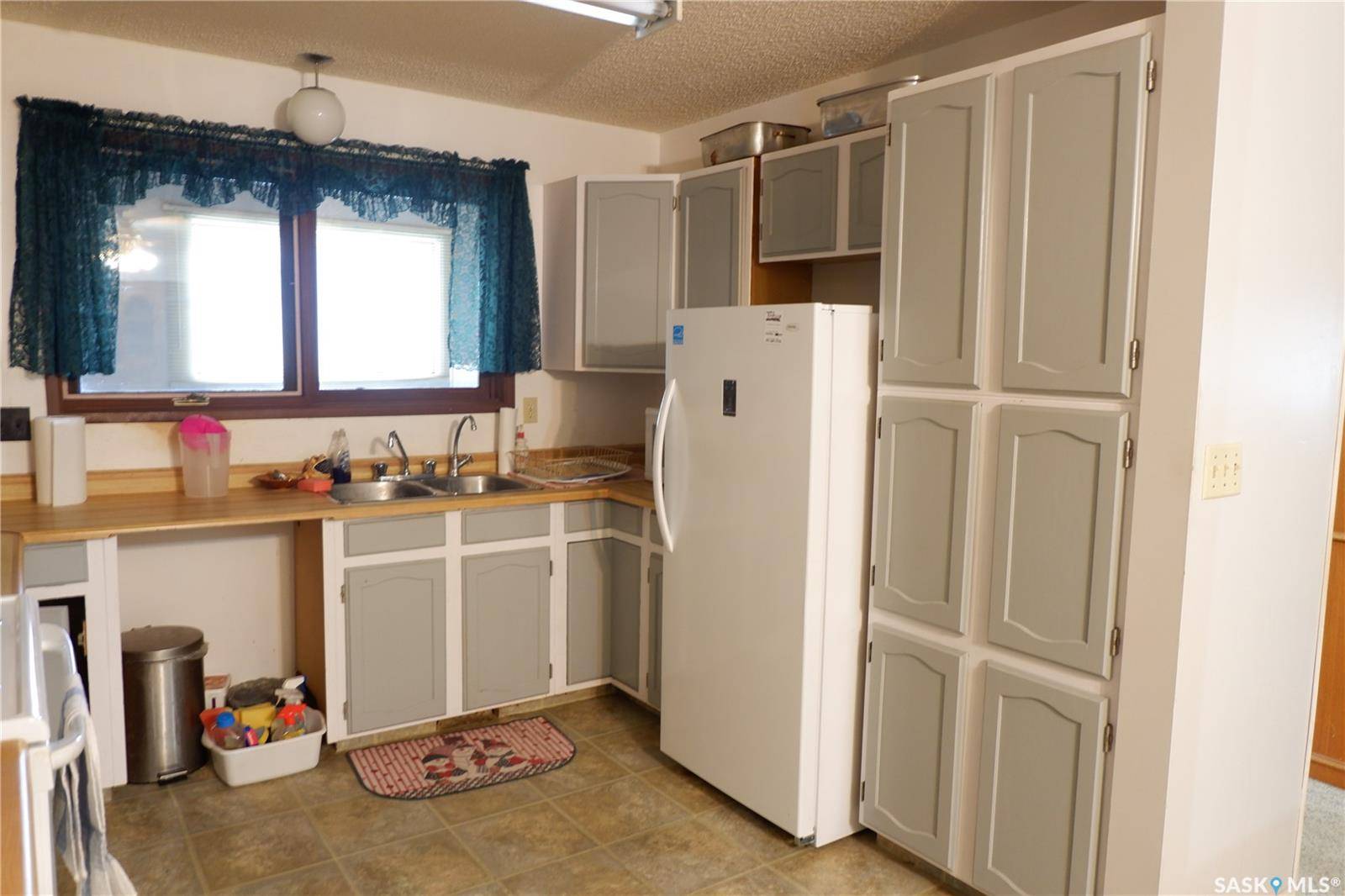 Coronach, SK S0H 0Z0,235 King STREET