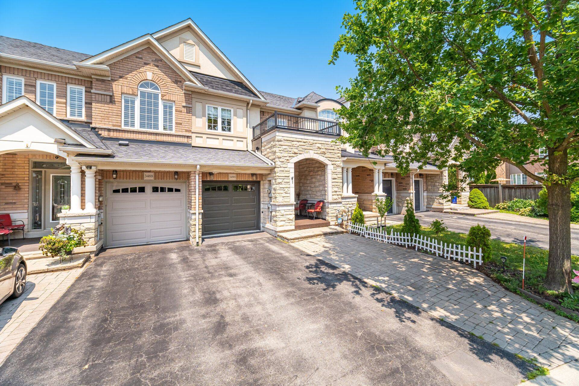 Oakville, ON L6L 6X6,3490 Whilabout TER