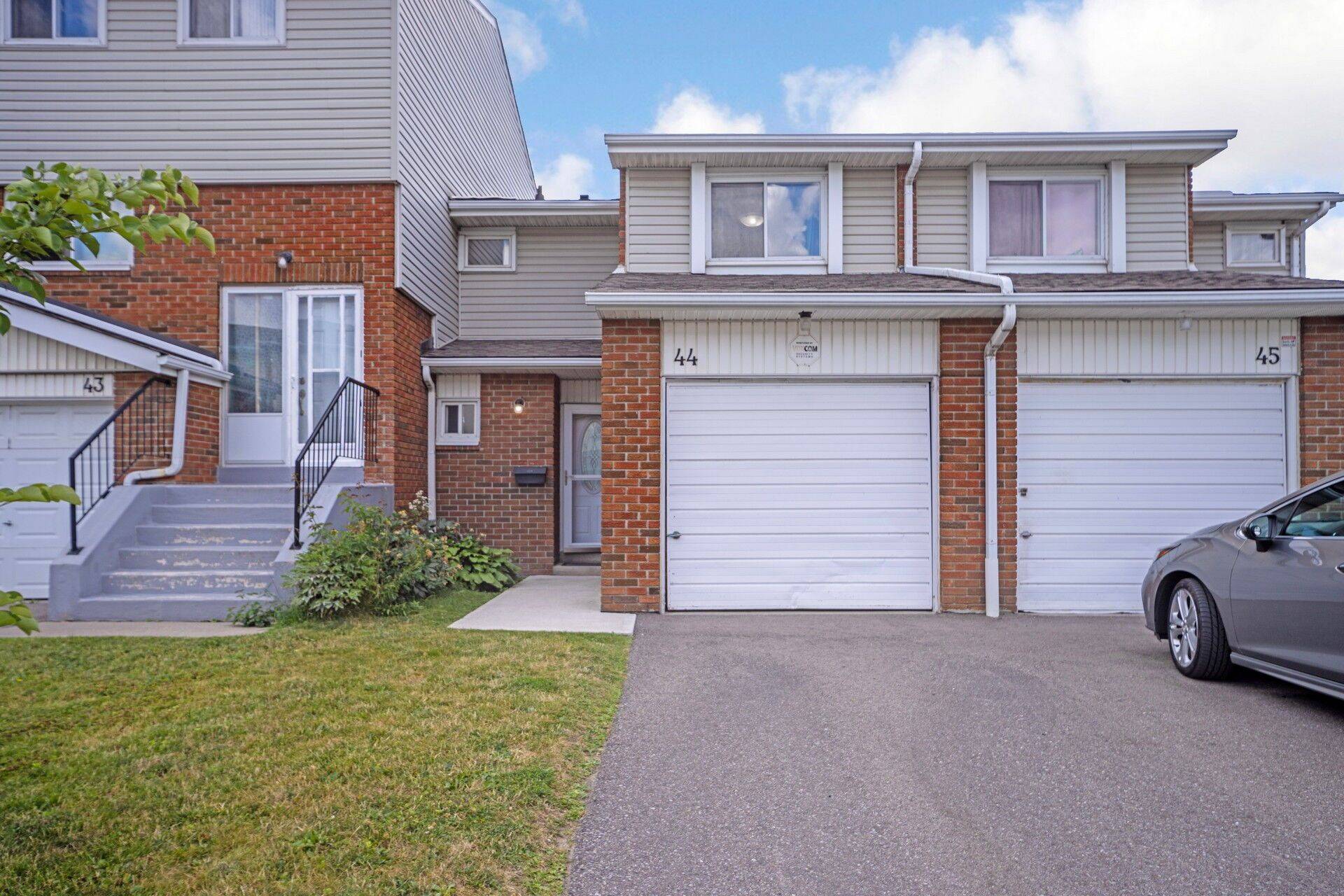 Brampton, ON L6Z 3Z1,44 Franklin CT