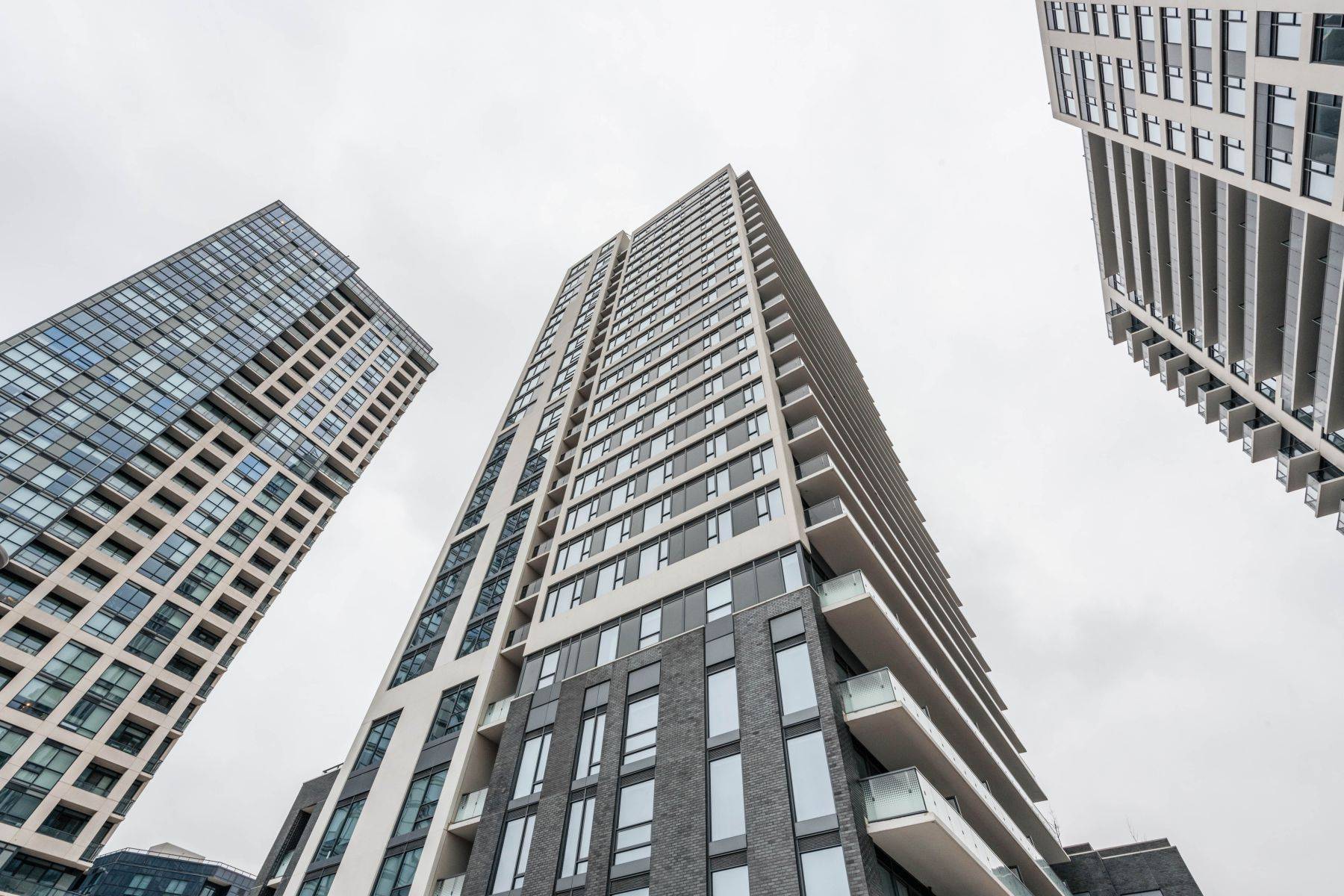 Toronto W08, ON M9B 1B1,30 Samuel Wood WAY #501