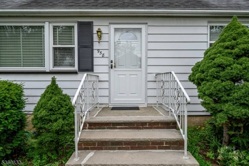 Rahway City, NJ 07065,958 Apgar Ter