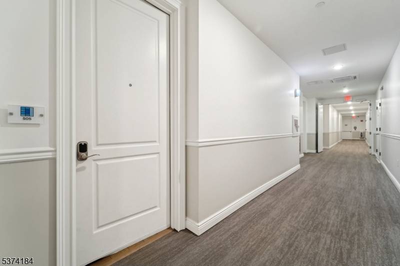 Edgewater Boro, NJ 07020,3 Somerset Ln-Glass House
