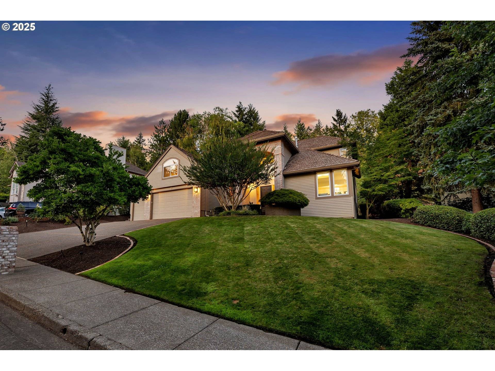 Portland, OR 97219,8910 SW LANCELOT LN