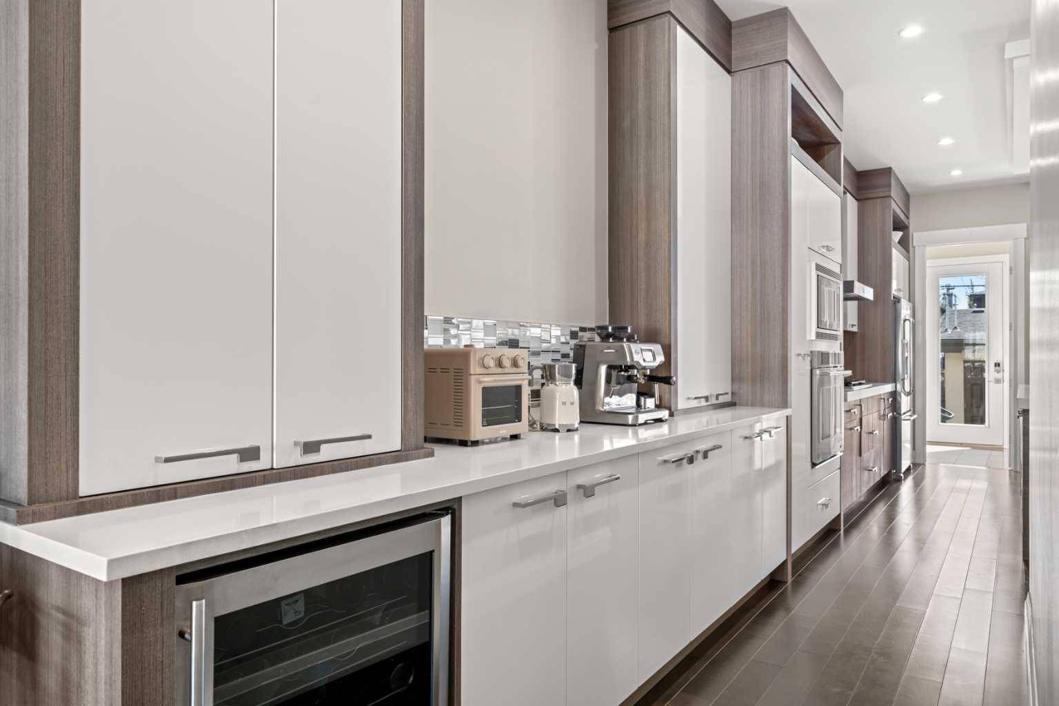 Calgary, AB T2E 2C5,2412 26A ST SW