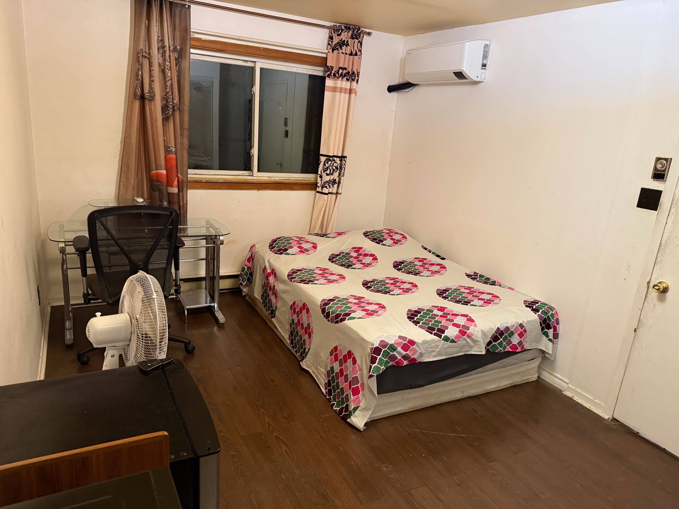 Toronto E04, ON M1K 4N4,81 Glenshephard DR #2nd floor