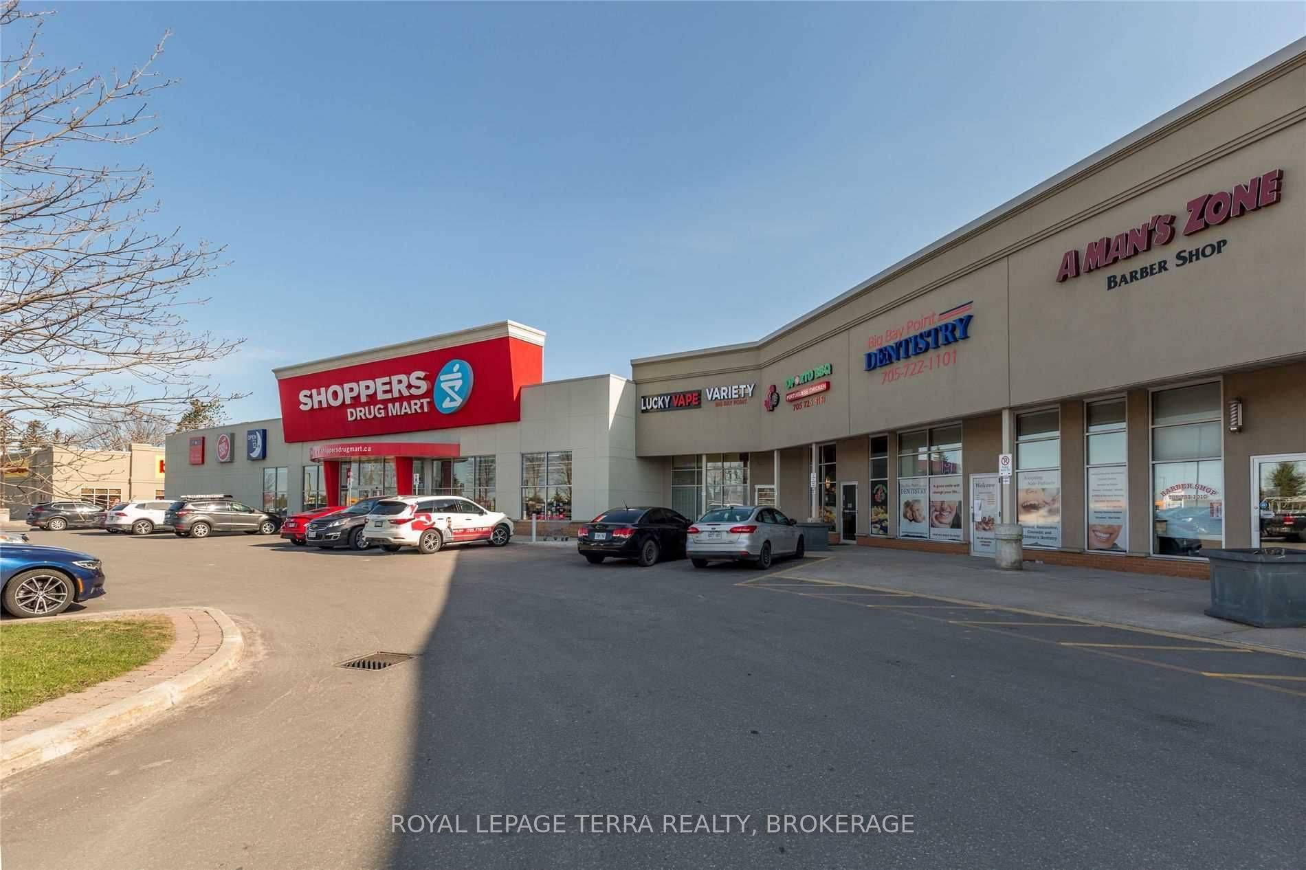 Barrie, ON L4N 4E7,649 Yonge ST #3