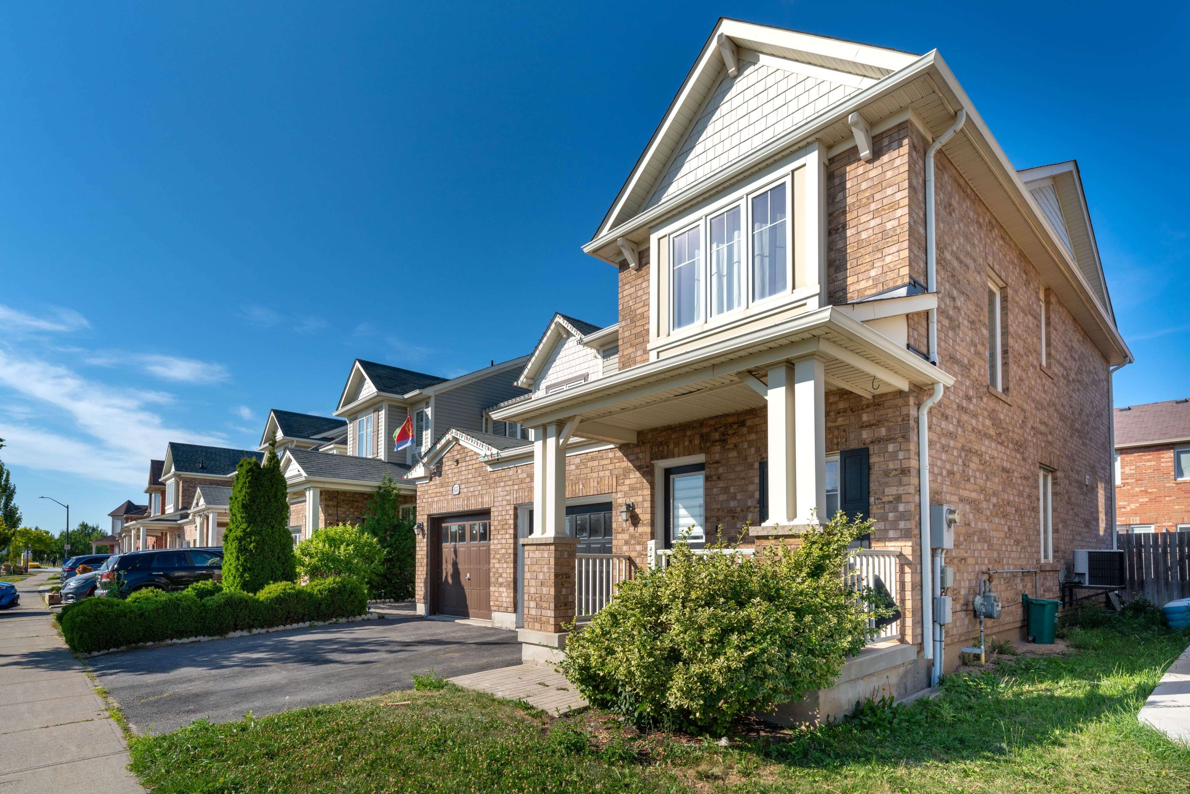 Milton, ON L9T 2C9,835 Scott BLVD