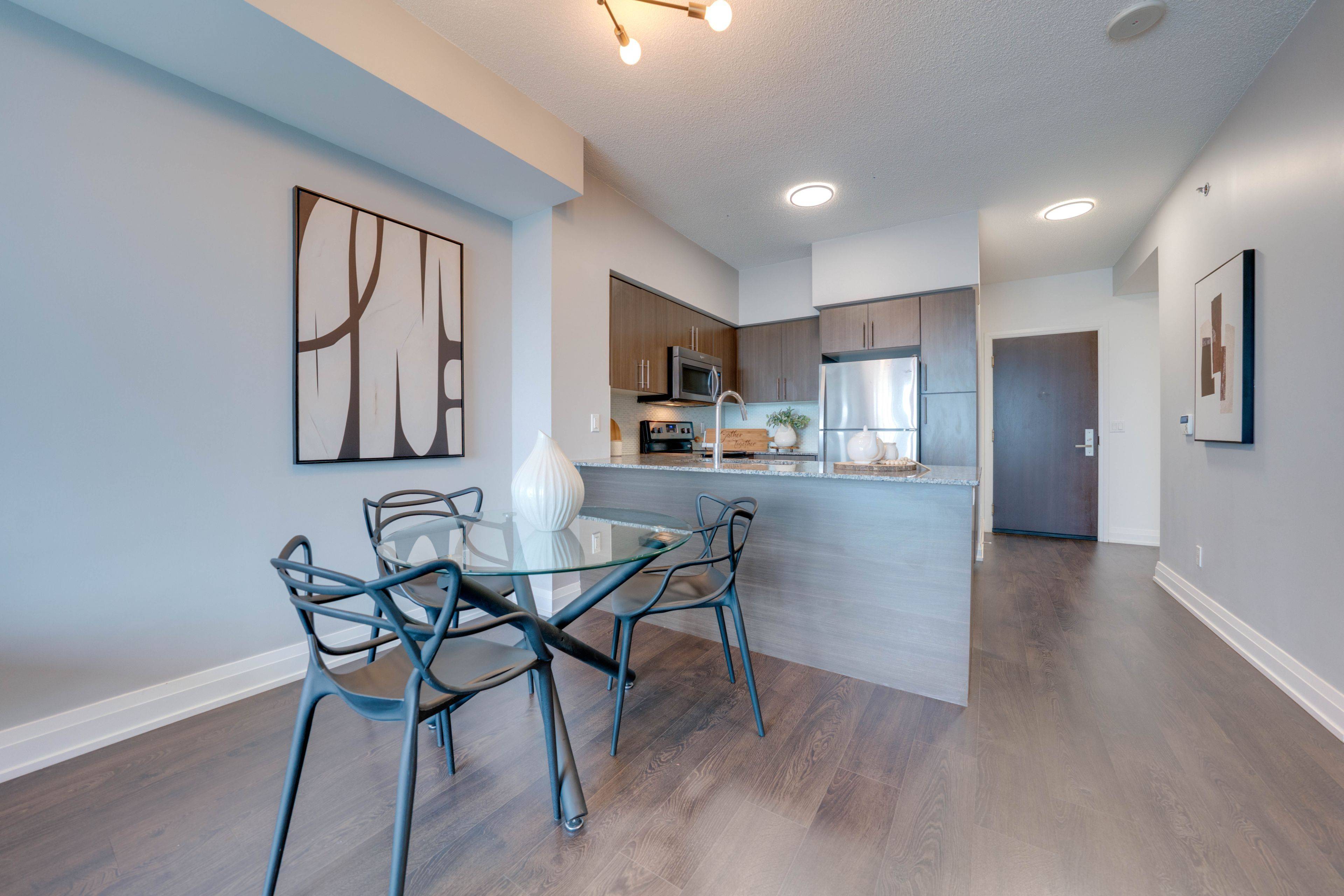Oakville, ON L6K 3V5,65 Speers RD #Lph 10