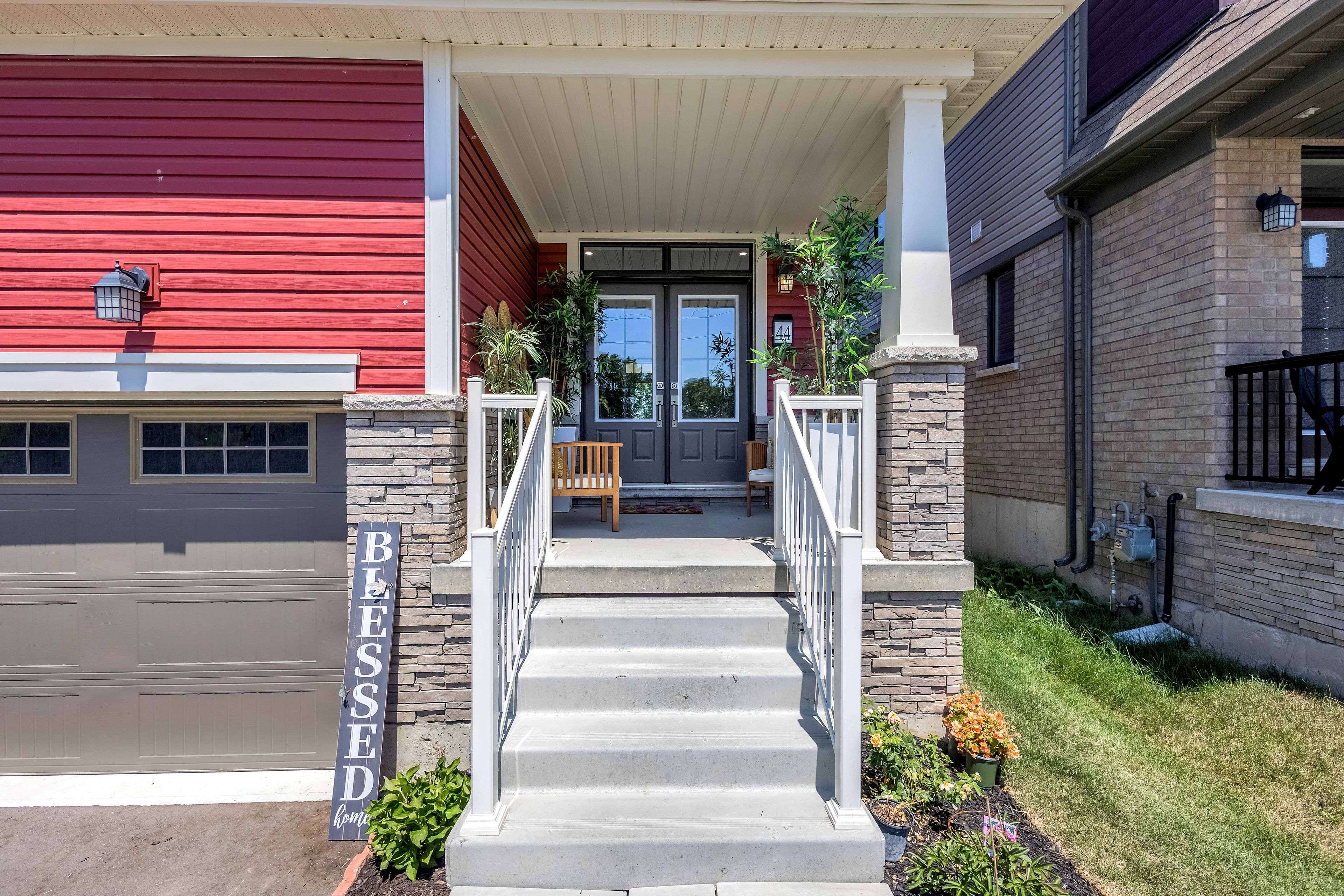 Haldimand, ON N3W 0H1,44 Santos DR