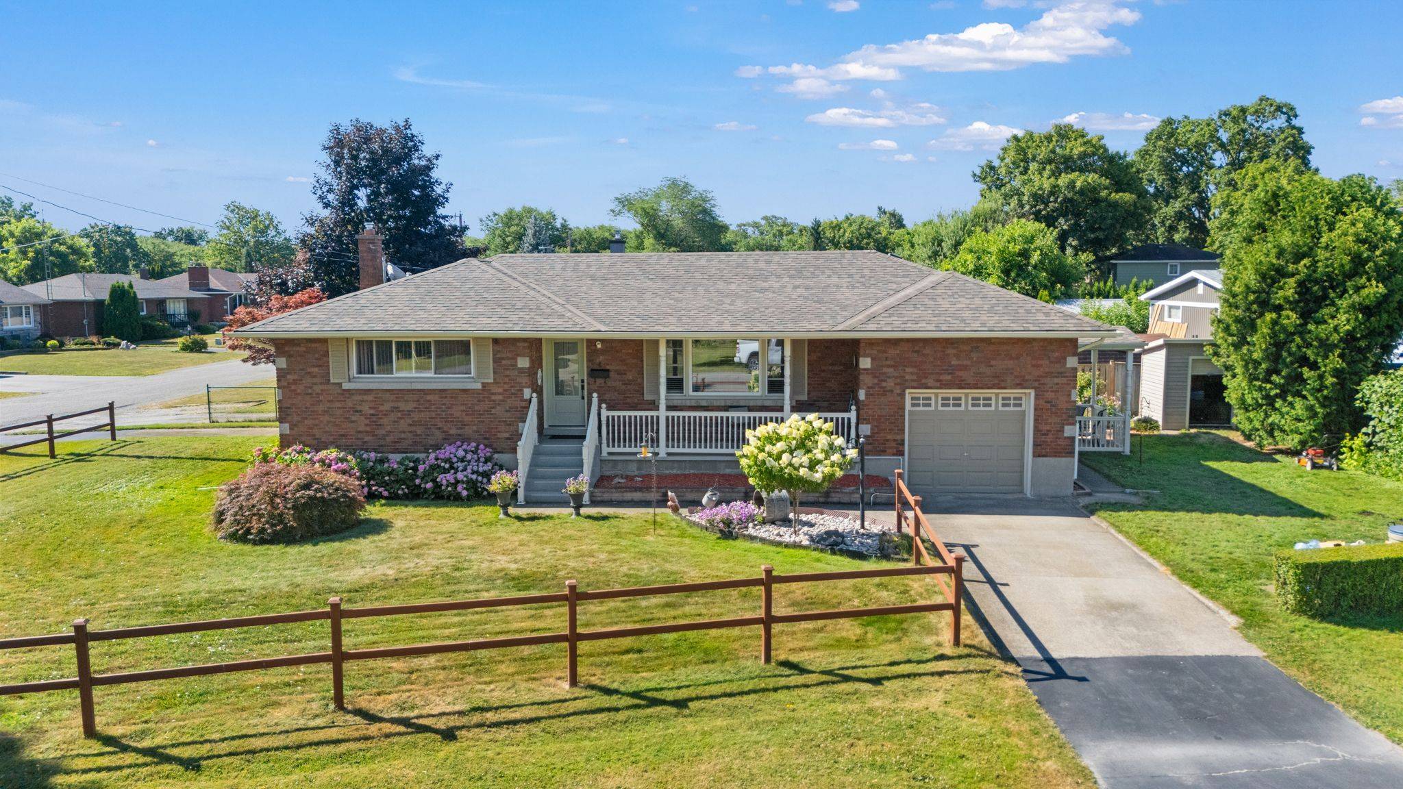 St. Catharines, ON L2R 1E5,4 Cayuga ST