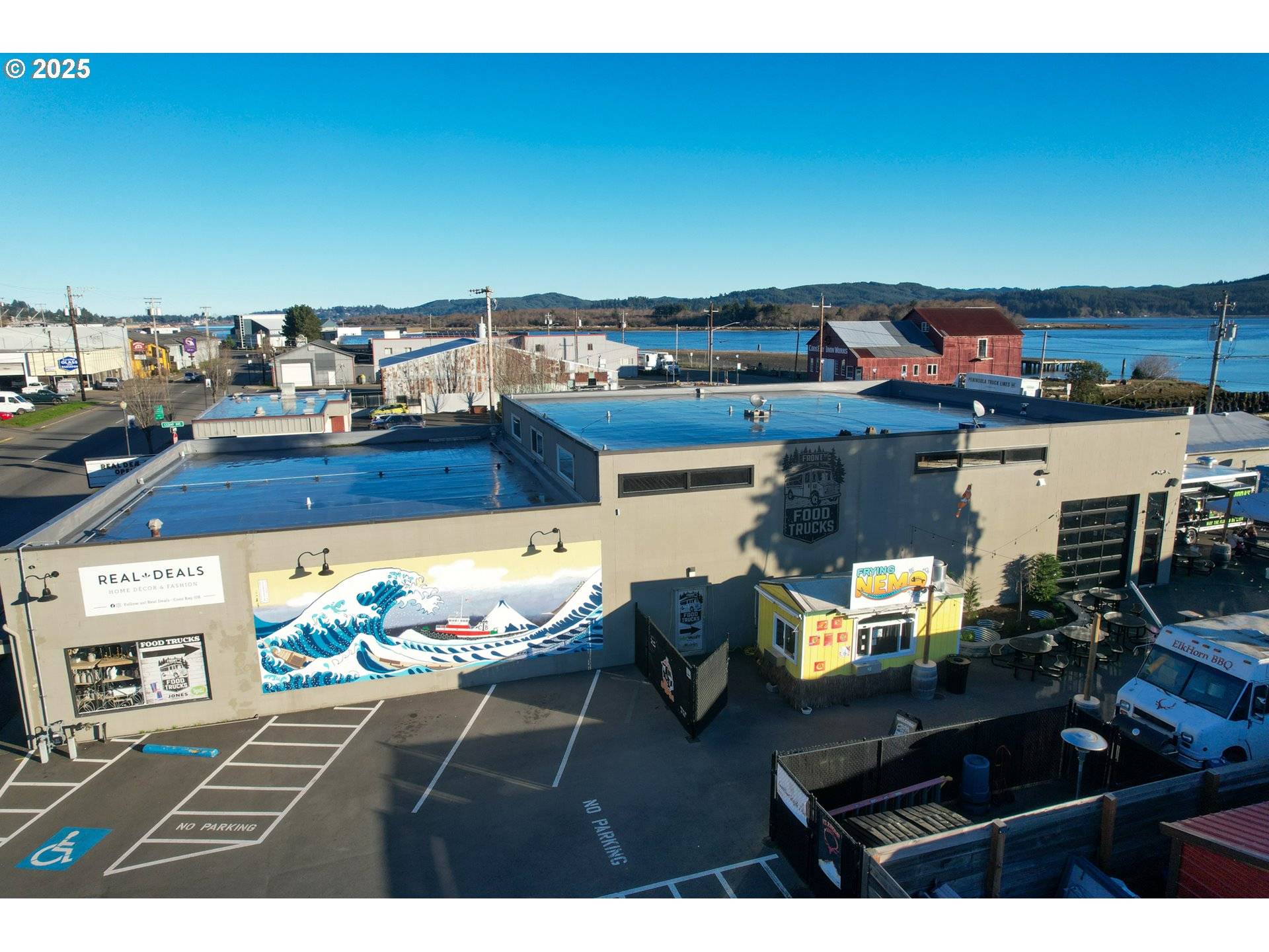 Coos Bay, OR 97420,775 N FRONT ST