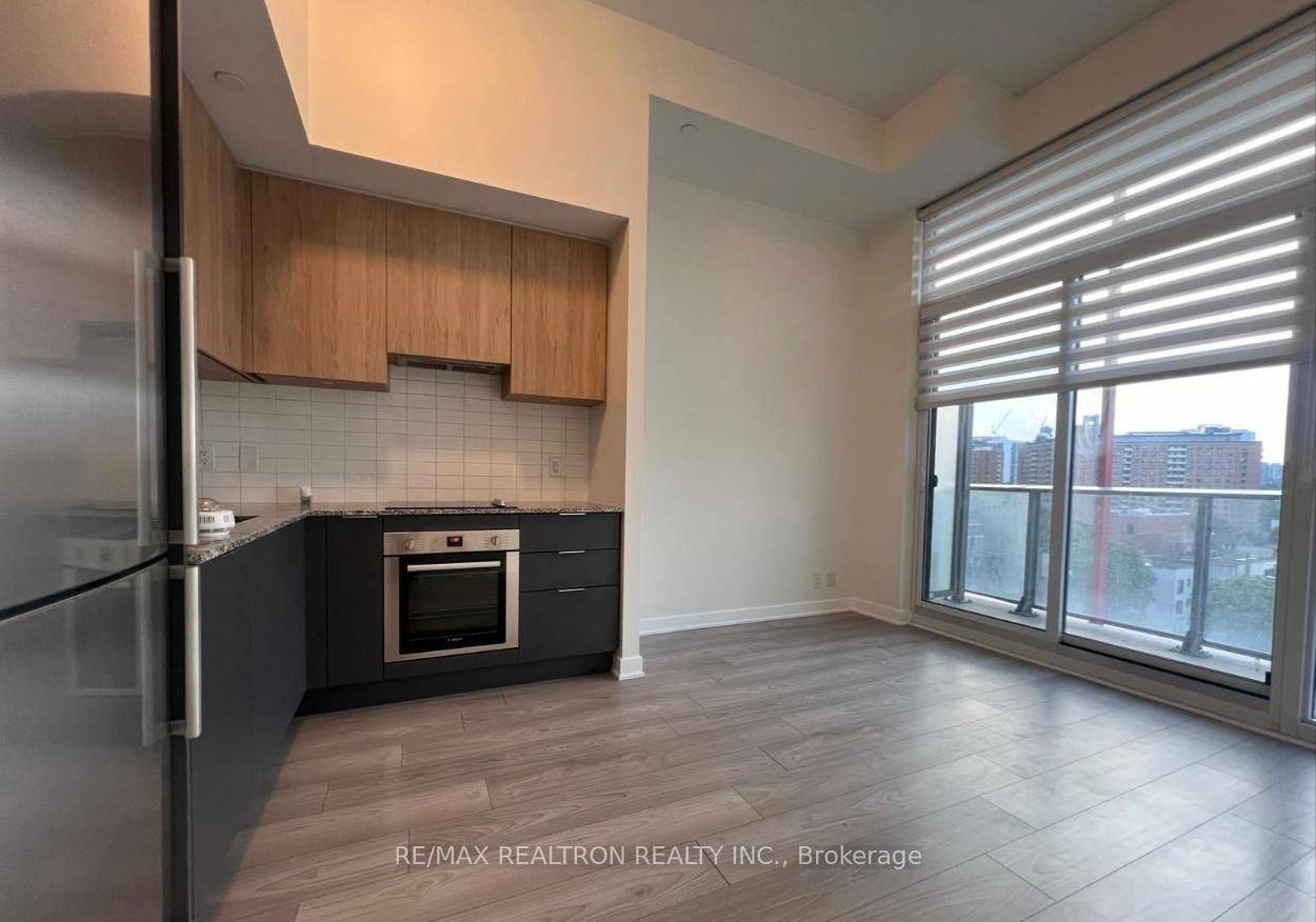 Toronto C08, ON M5A 2Y8,120 Parliament ST #904