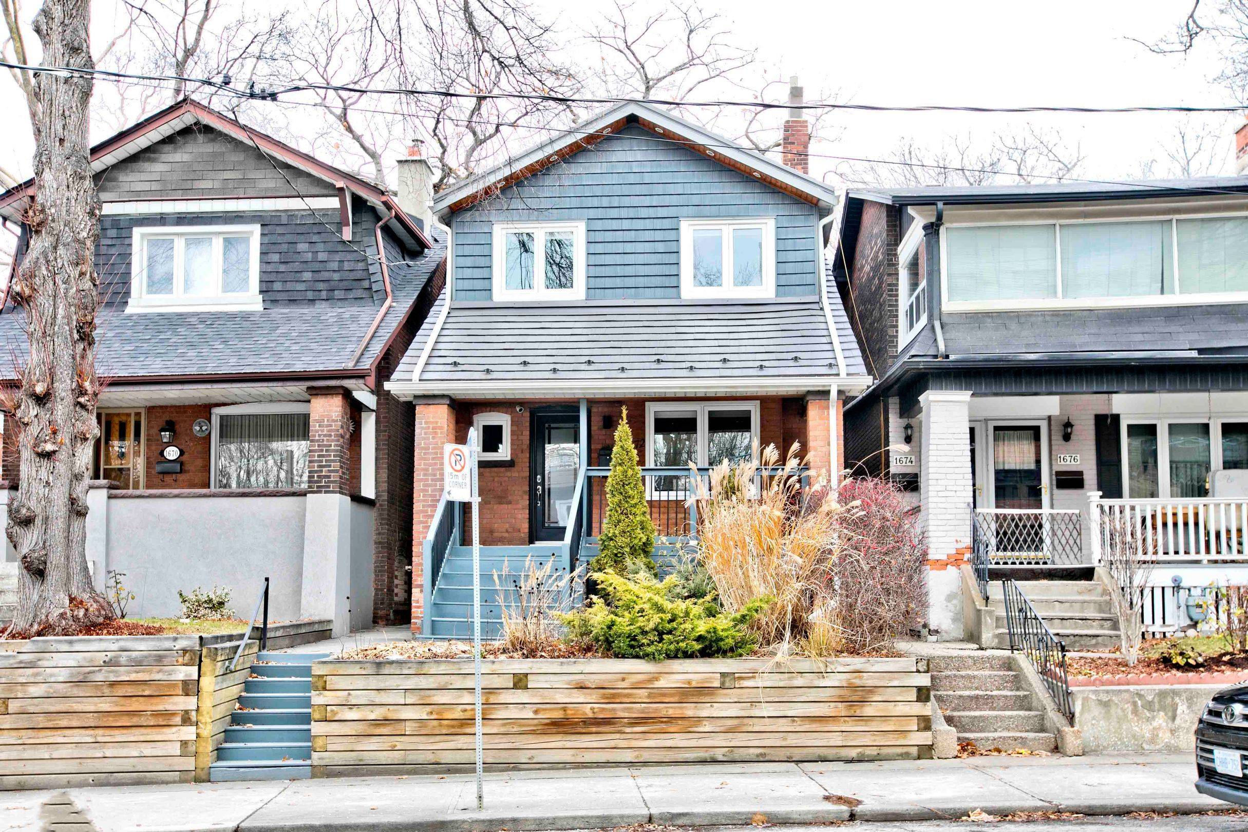 Toronto E02, ON M4L 2B2,1672 Gerrard ST E