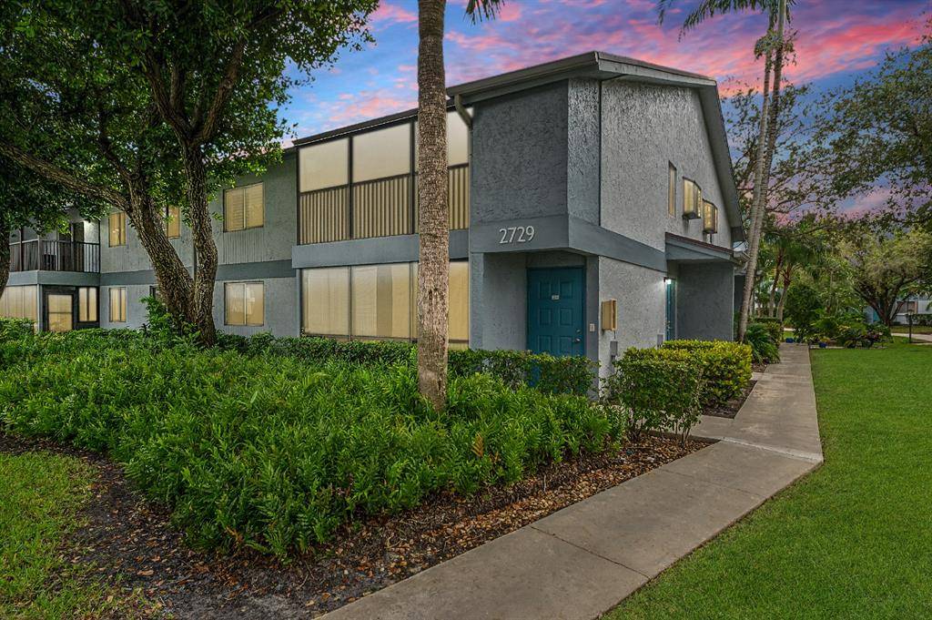 Oakland Park, FL 33309,2729 S Oakland Forest Dr #202