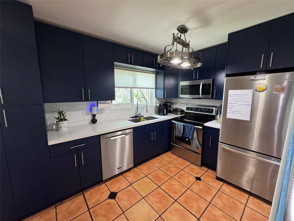 Plantation, FL 33324,718 SW 88th Ter