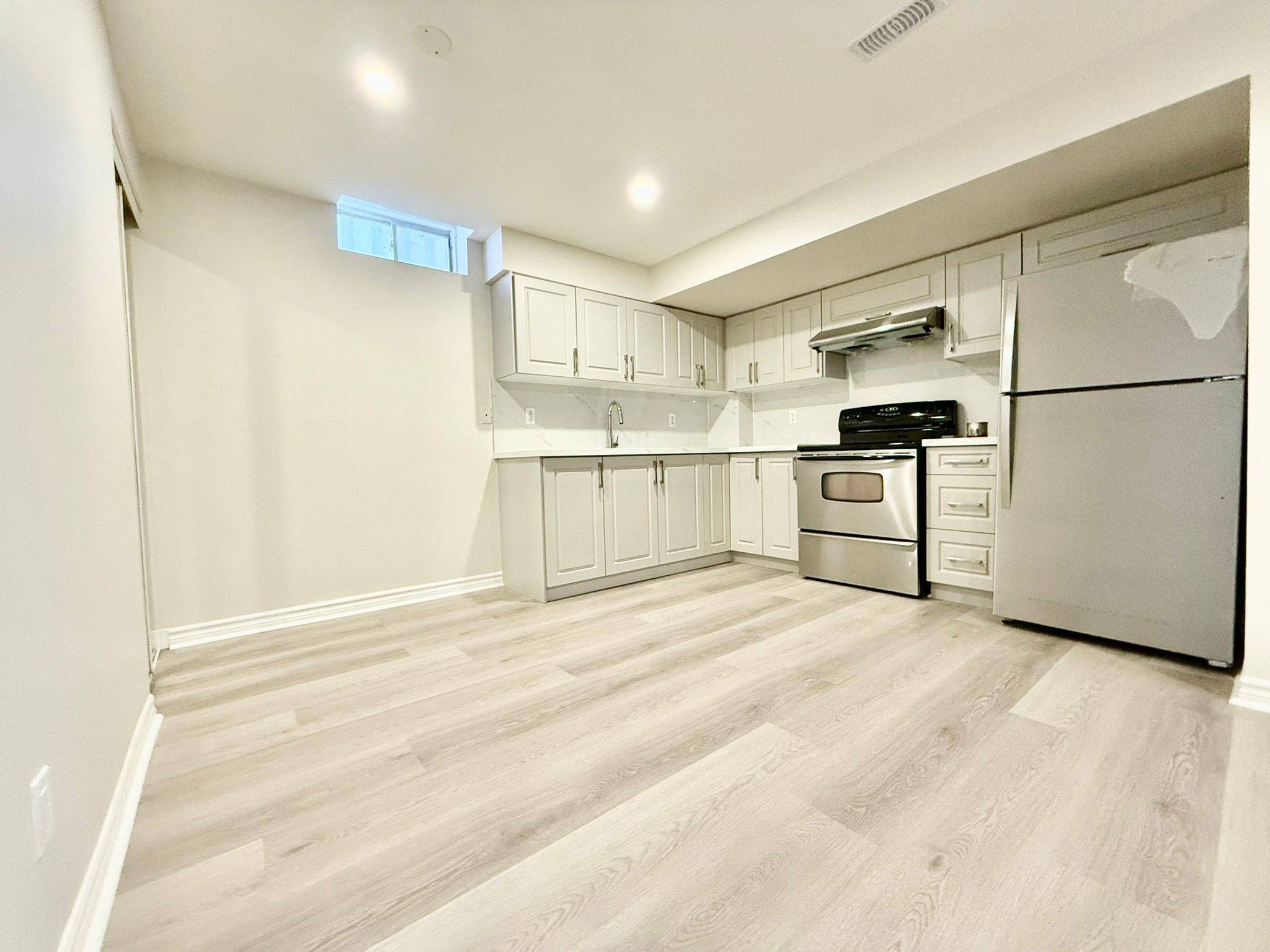 Markham, ON L3S 4N9,33 FERNCLIFFE CRES #Basement