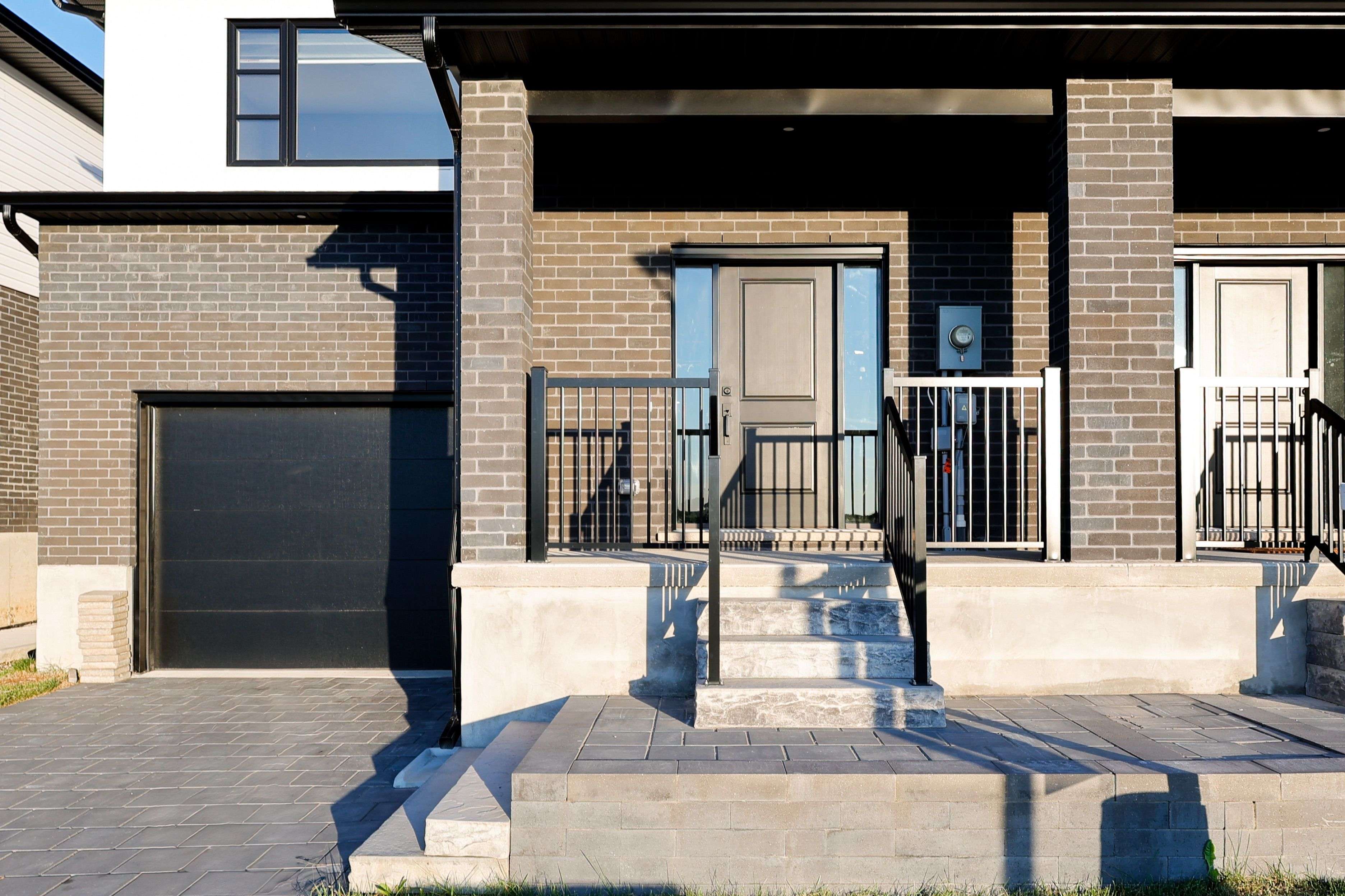 London South, ON N6P 1H5,6687 Royal Magnolia AVE