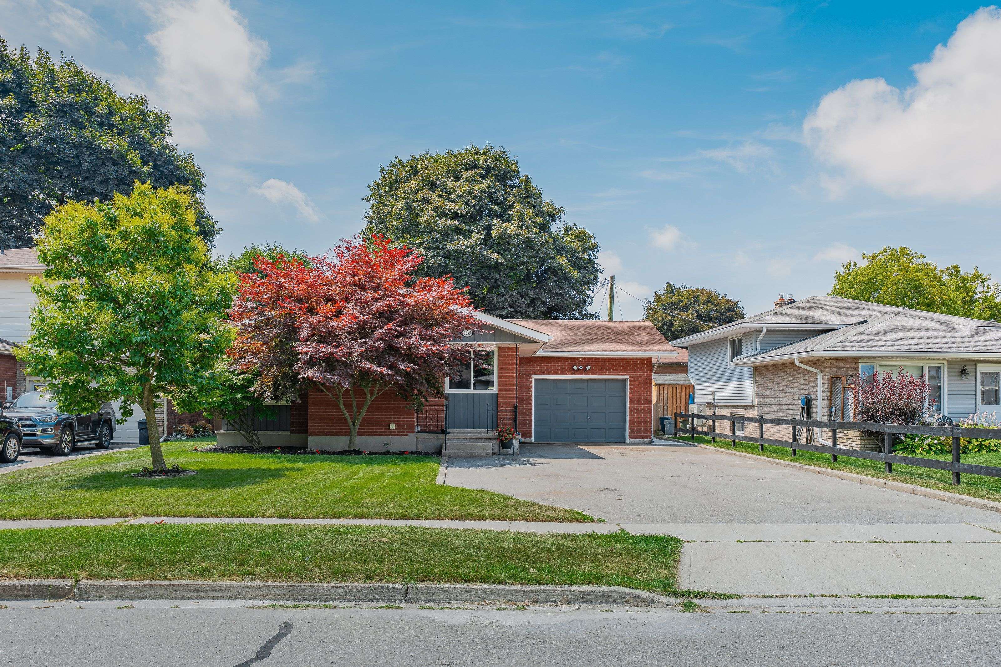 Cambridge, ON N3H 2S4,1679 Holley CRES