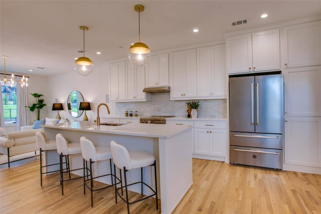 Dallas, TX 75214,7207 Gaston Avenue #1004