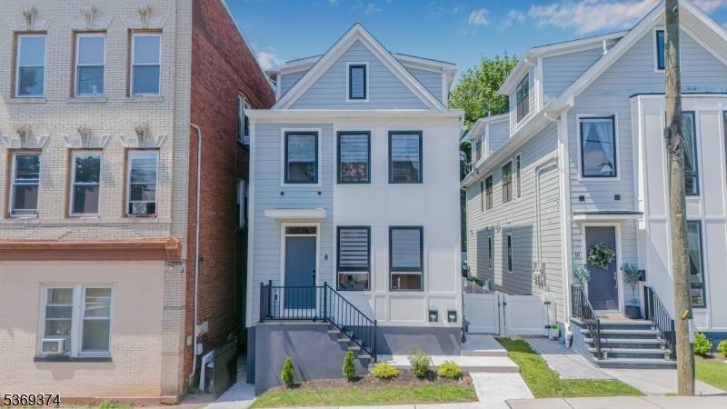 Montclair Twp., NJ 07042,8 Washington St