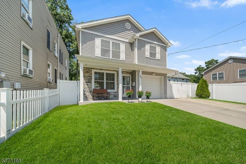 Roselle Boro, NJ 07203,902 Spruce St